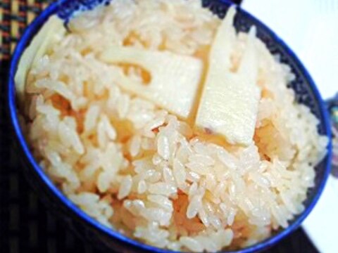 炊飯器で簡単、桜タケノコご飯